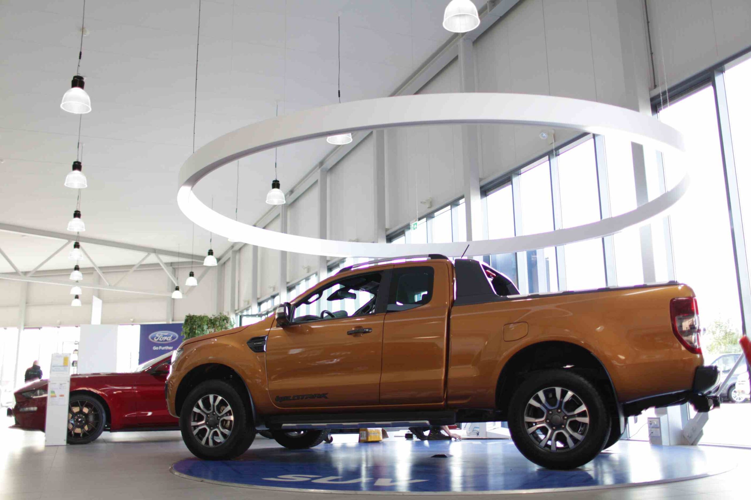 Ford ledverlichting showroom